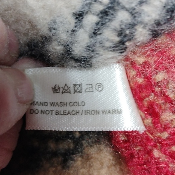 Burberry look soft feel poncho, no name or size - Picture 6 of 8